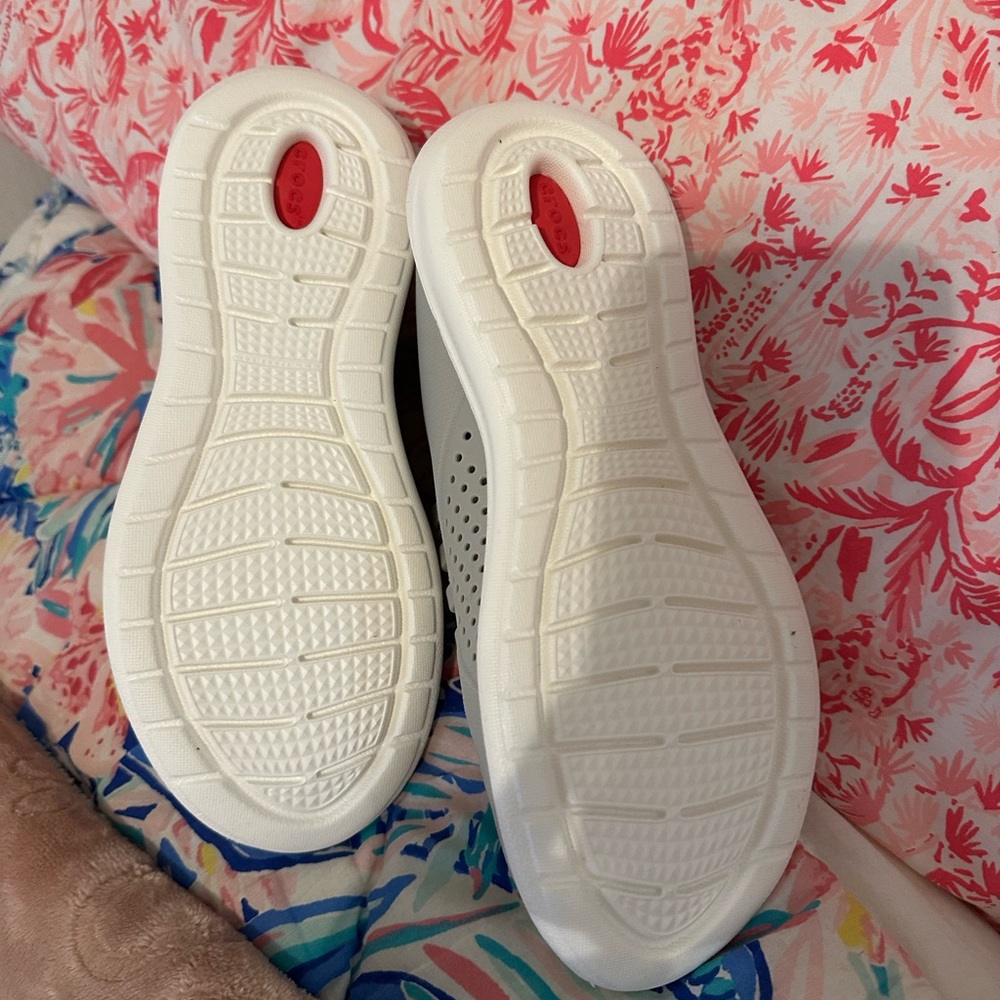 Crocs Tennis Shoes Women’s 5